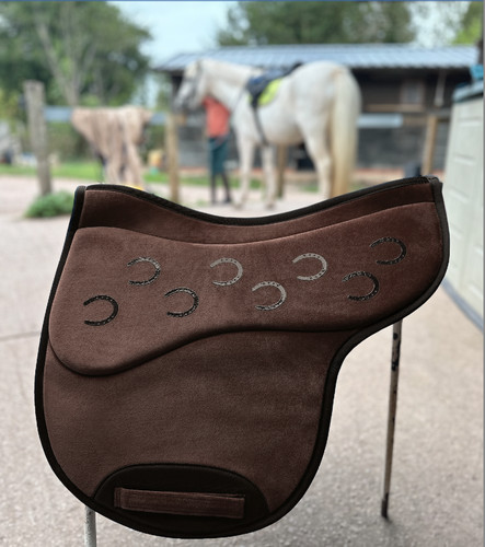 Saddle pad numnah - , with