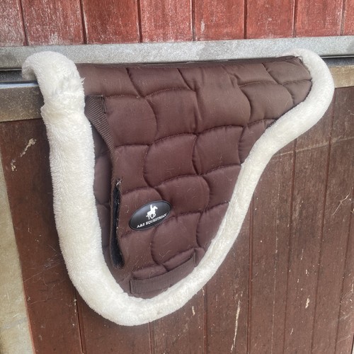 Equestrian brown white - s,